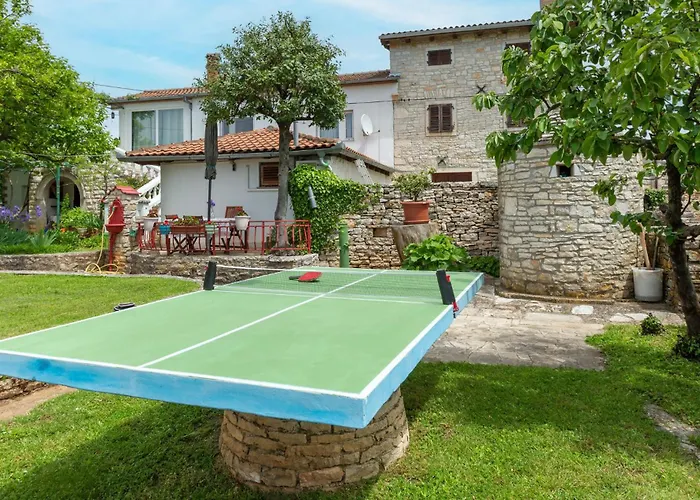 Awesome Home In Kanfanar With Wifi